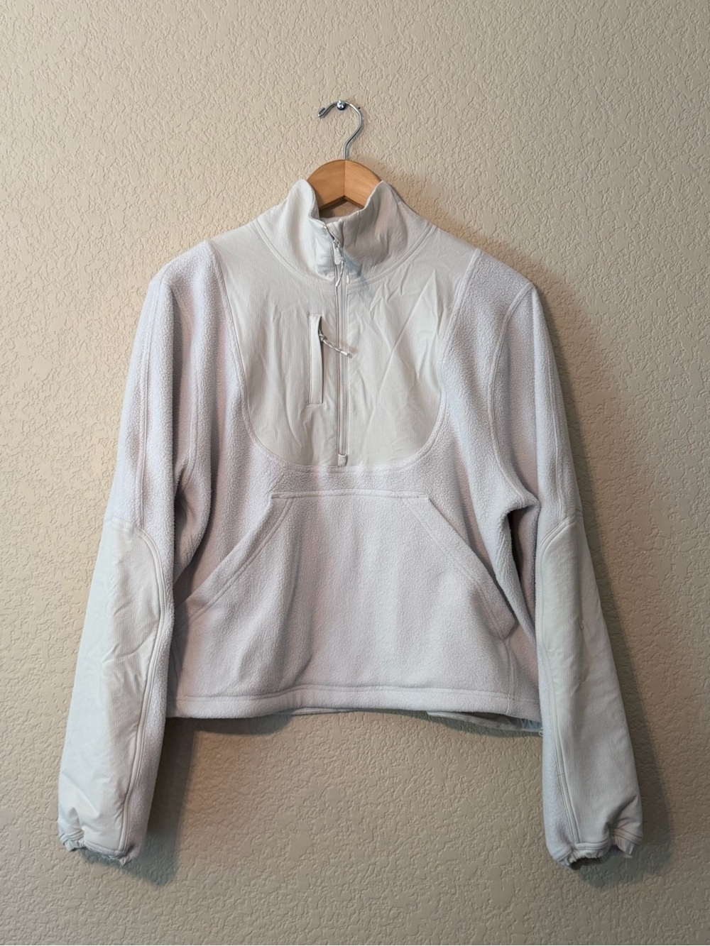 Lululemon Fleece + Ripstop Hiking Pullover in
Bone, Sz SM